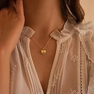 gold heart necklace
